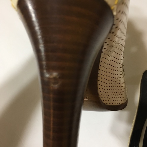 Fendi Vintage Cream Leather Size 39 Wooden Heels - Picture 5 of 8